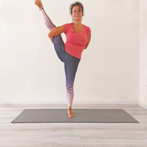 Thaly-Szabo-andrea-jogaoktato-kismama-joga-elevenyoga