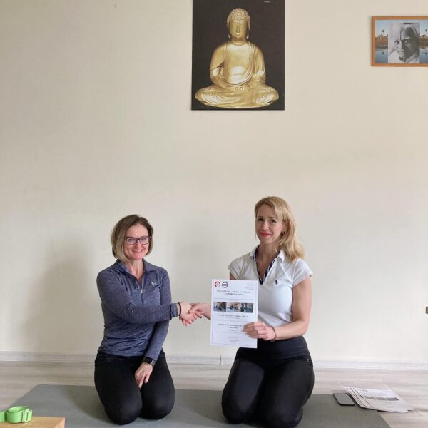 Noi-joga-oktatokepzes-onismereti-program- elevenyoga